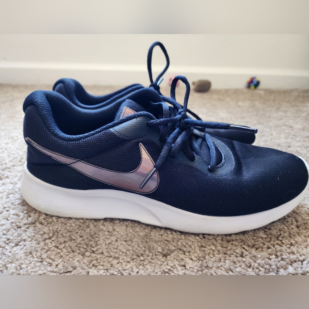 Nike Tanjun Iridescent Hologram Logo, Size 11